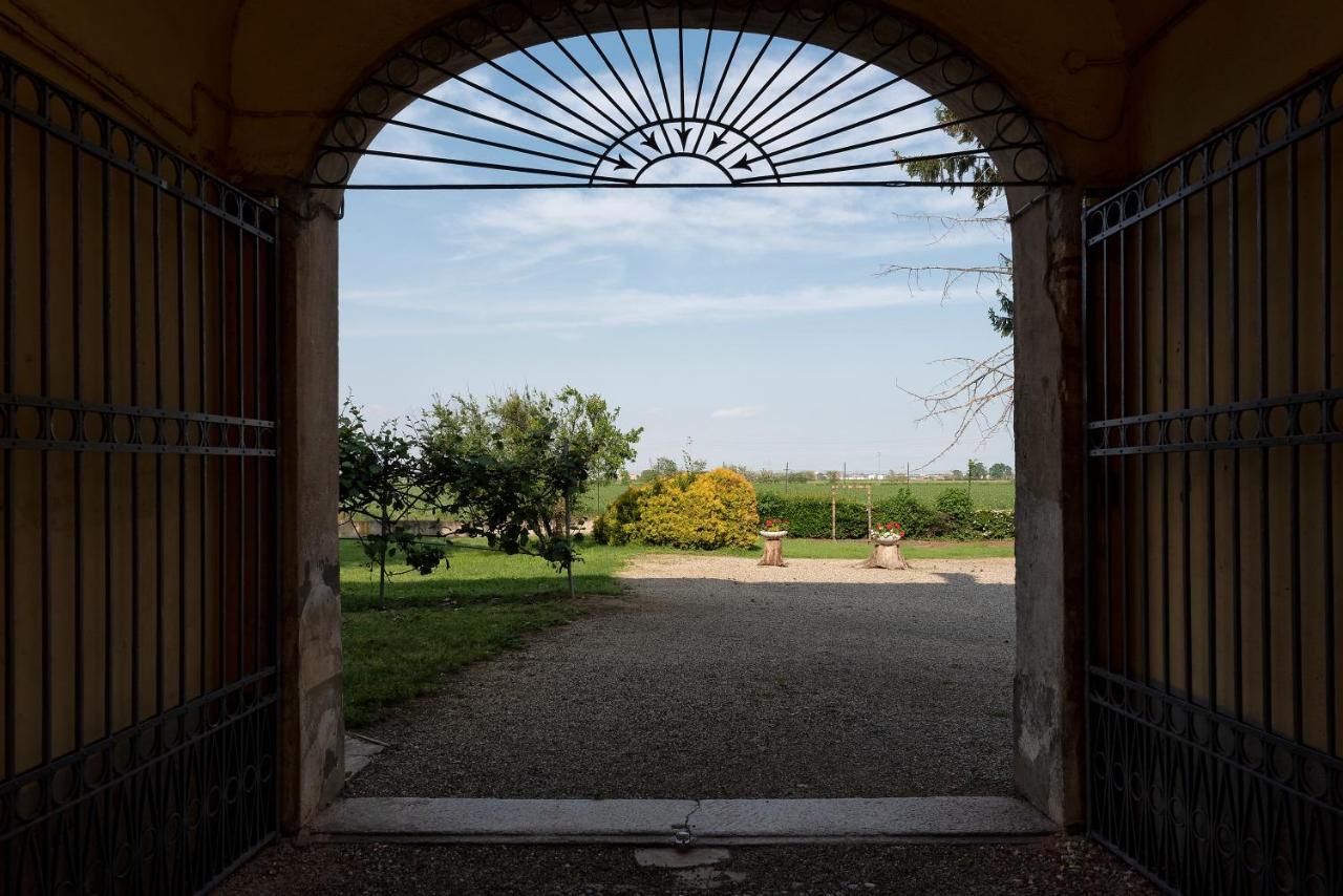 Agriturismo Cascina Graziosa Cameriano Luaran gambar